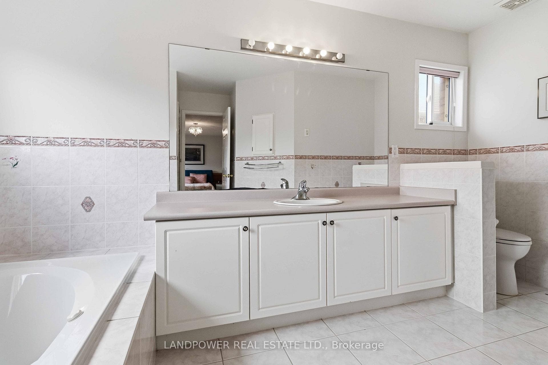 55 Garland Crescent photo 34