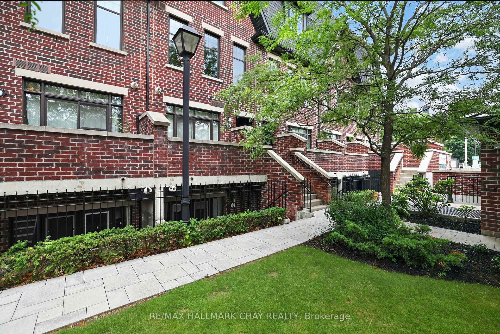 140 Broadview Avenue Unit 52 photo 17
