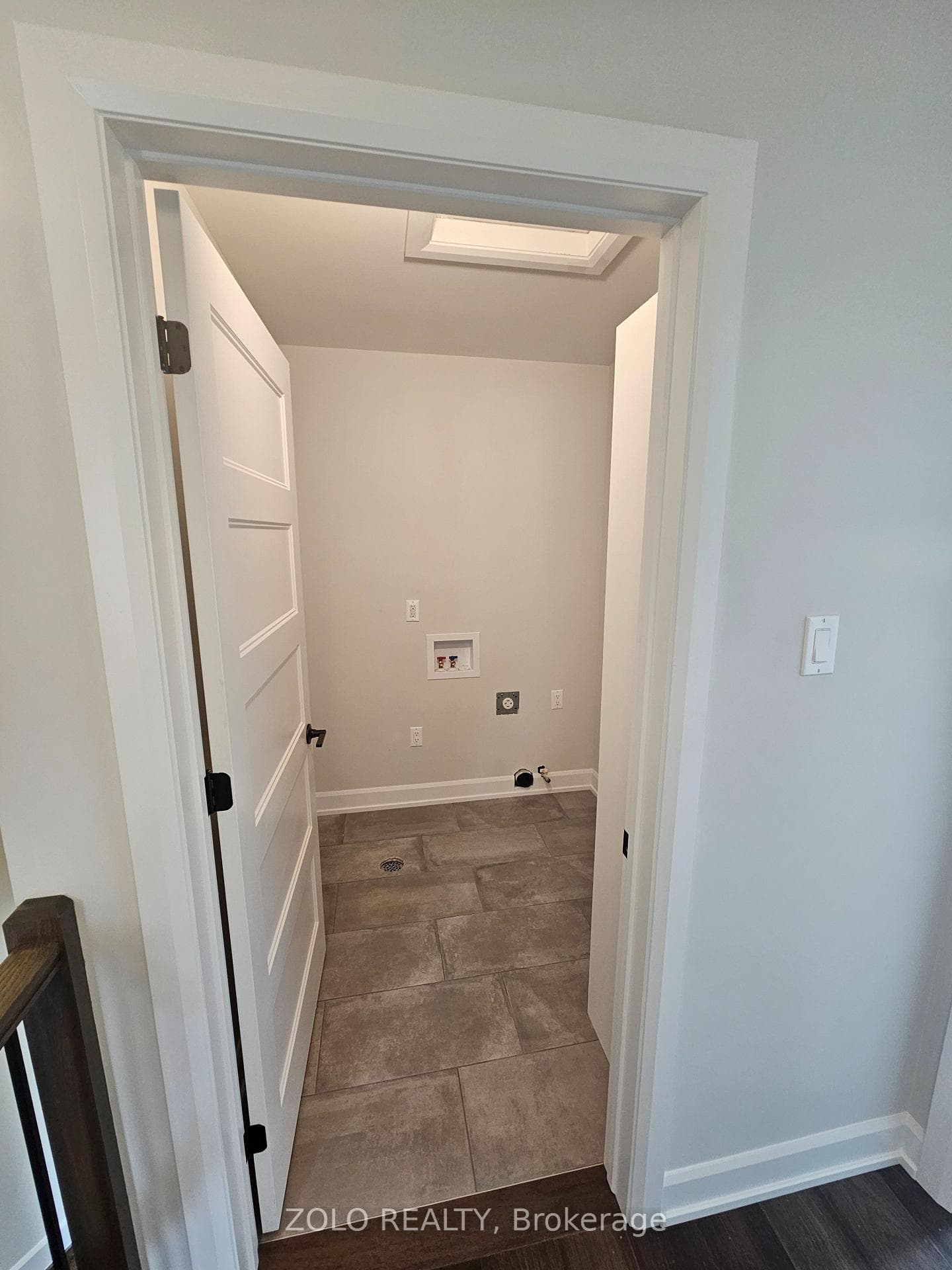 752 WALTON Street photo 16