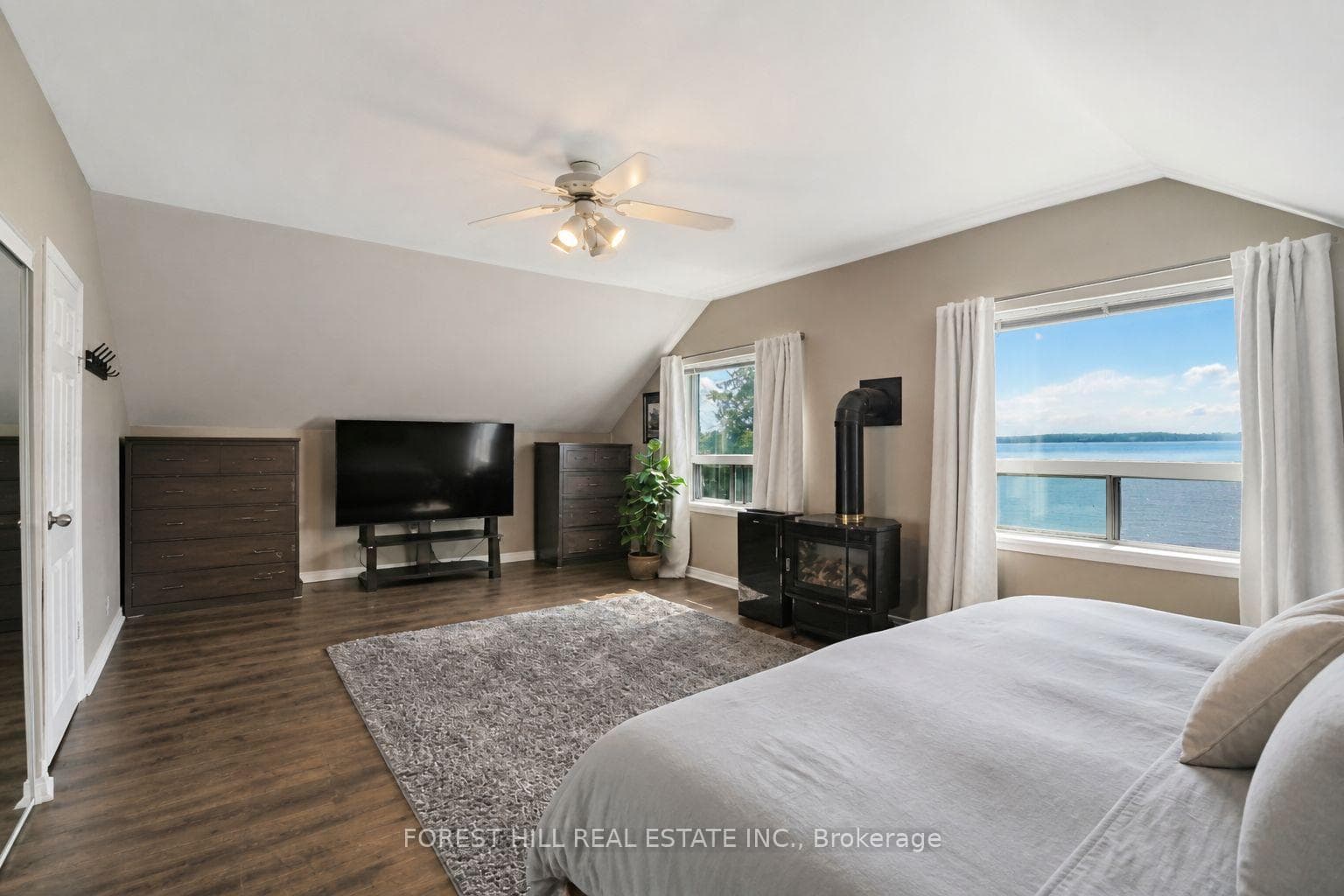 1031 Wisker Avenue photo 11