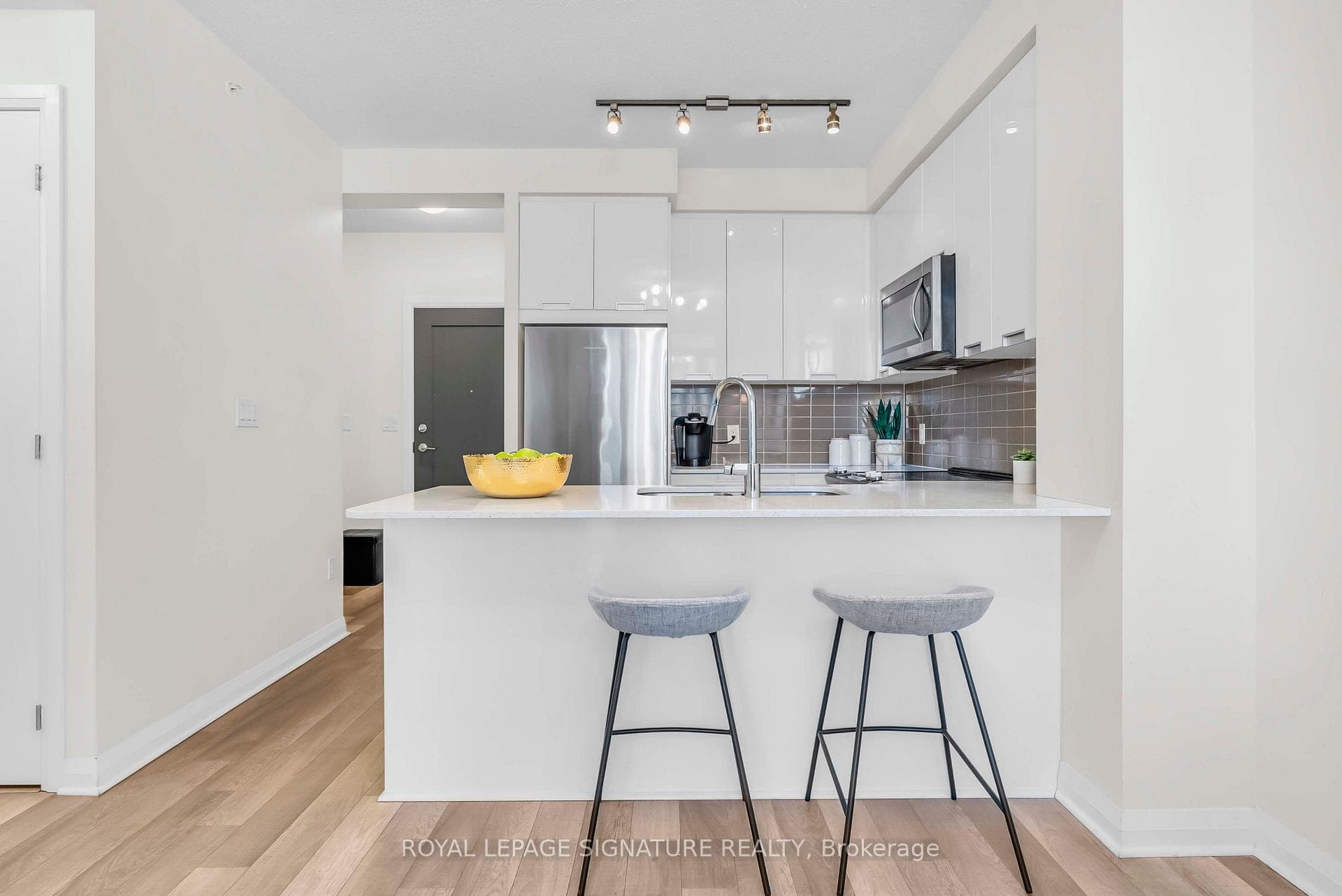5033 Four Springs Avenue Unit 1811 photo 8