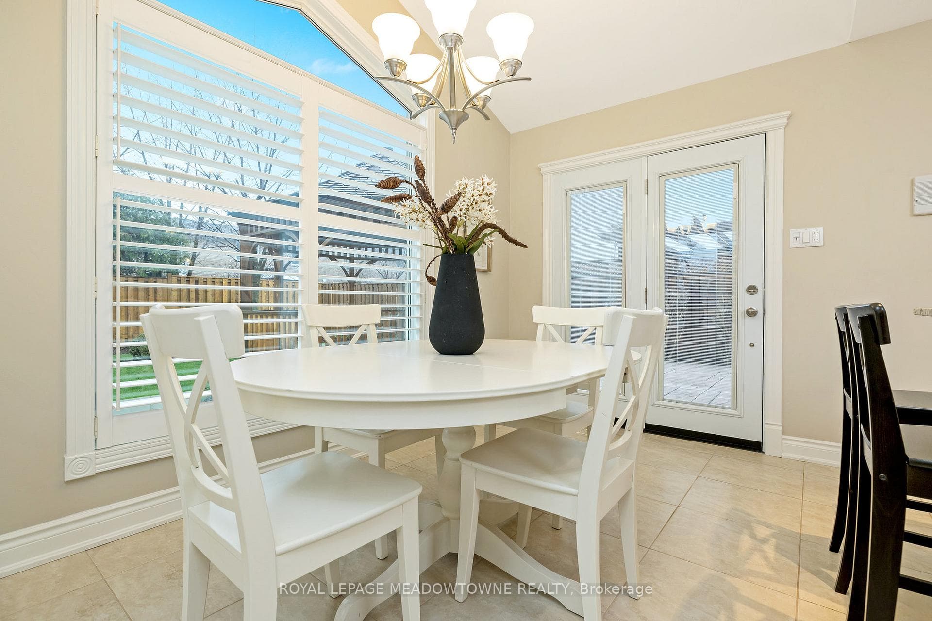 248 Randall Crescent photo 14