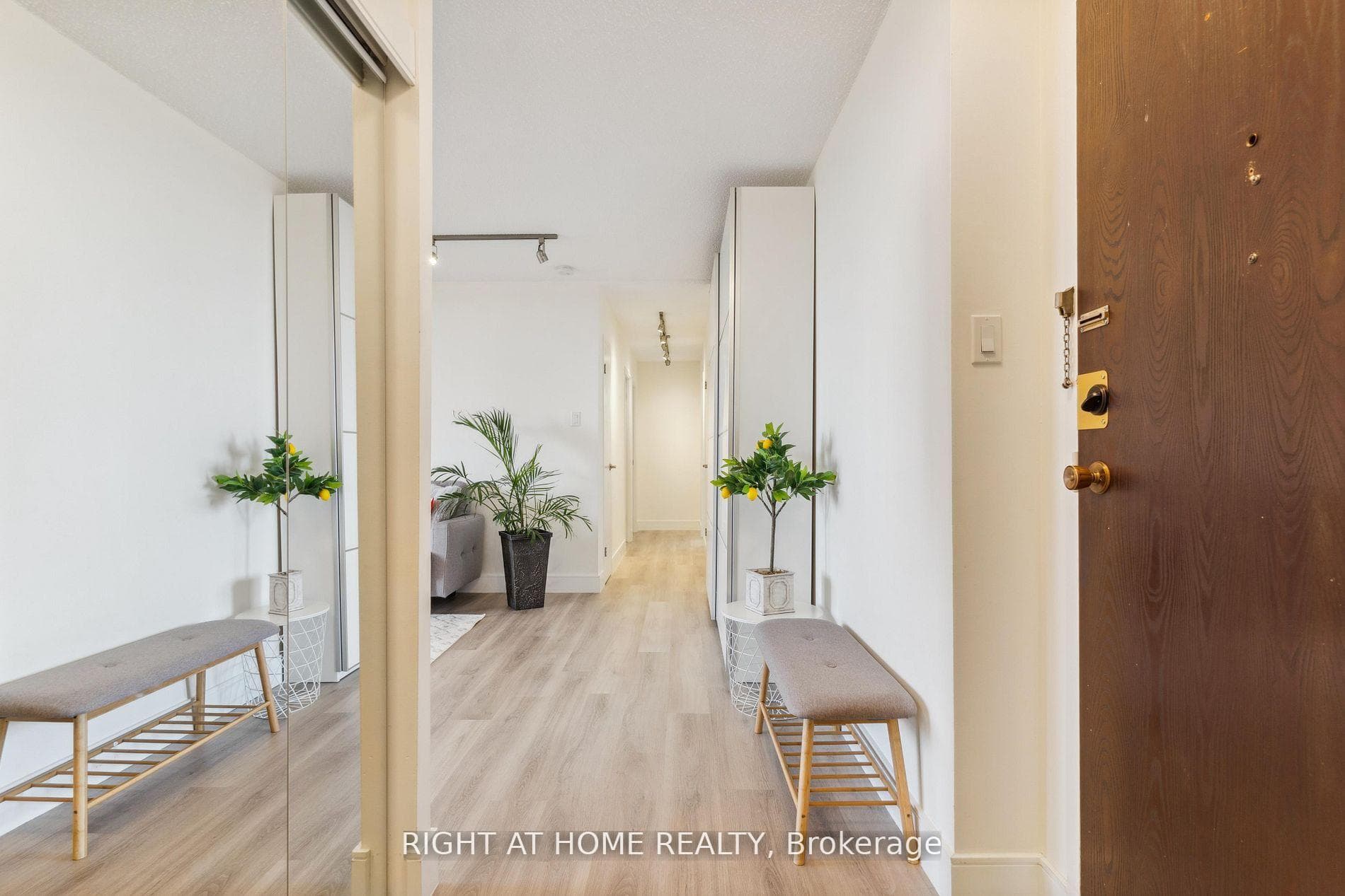 2929 Aquitaine Avenue Unit 1004 photo 2