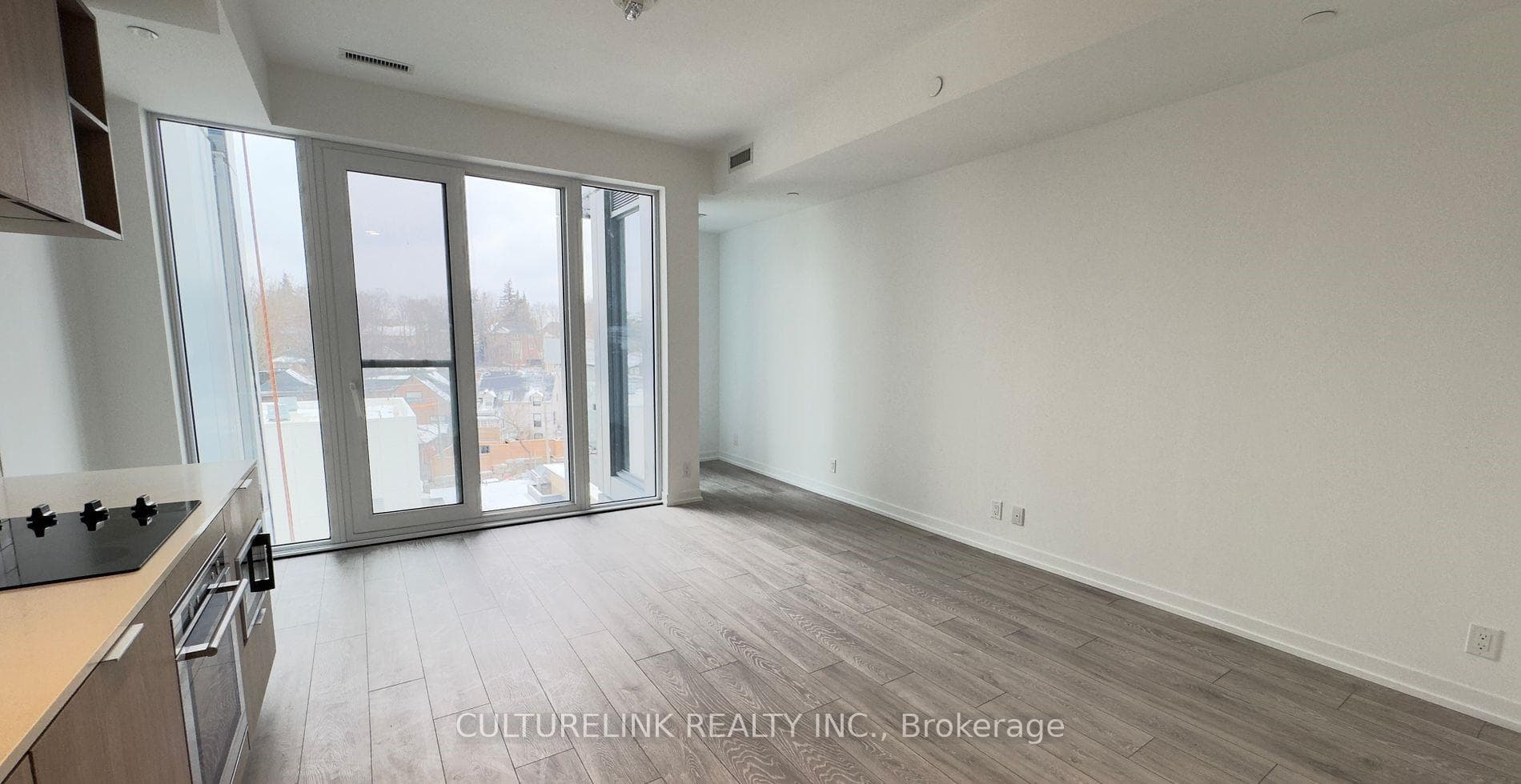 2020 Bathurst Street Unit 1111 photo 7