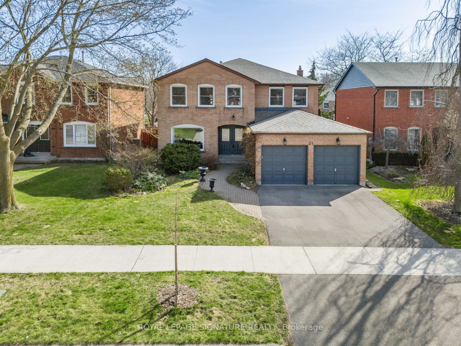 21 Clearlake Avenue photo 2