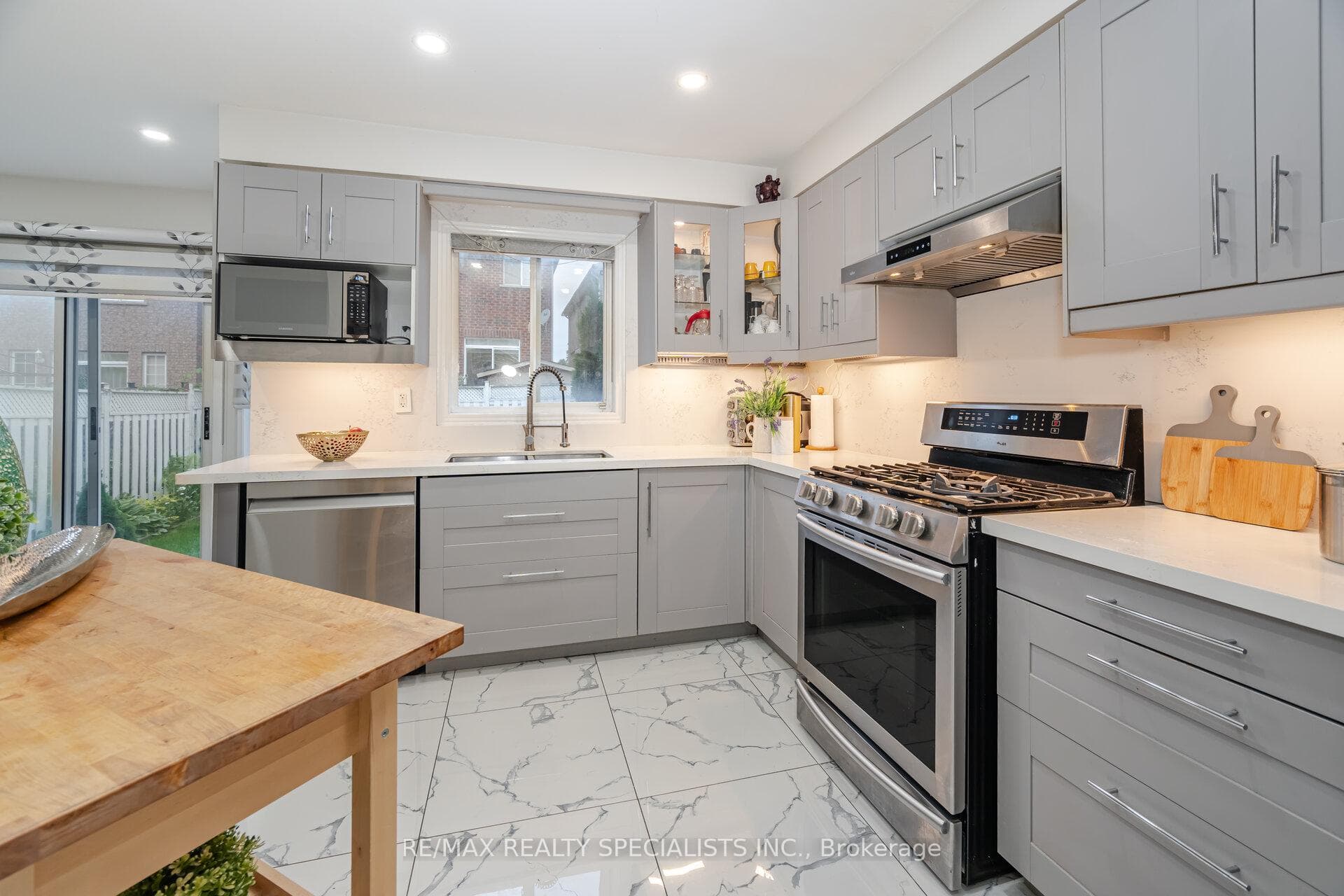 6 Flatfield Way photo 12