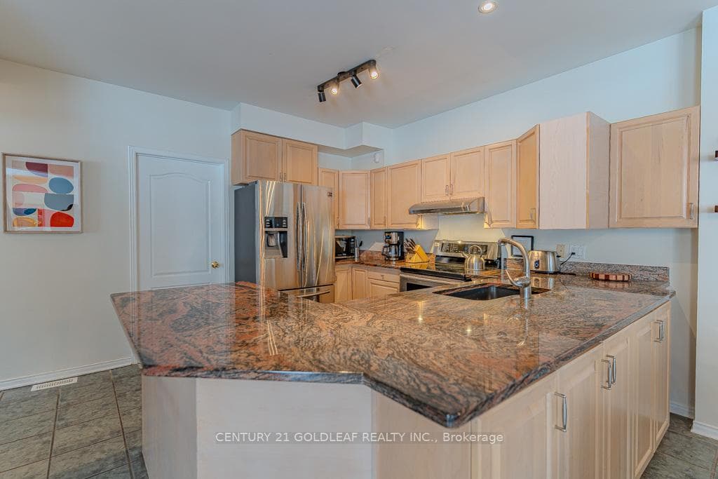1075 North River Road photo 14