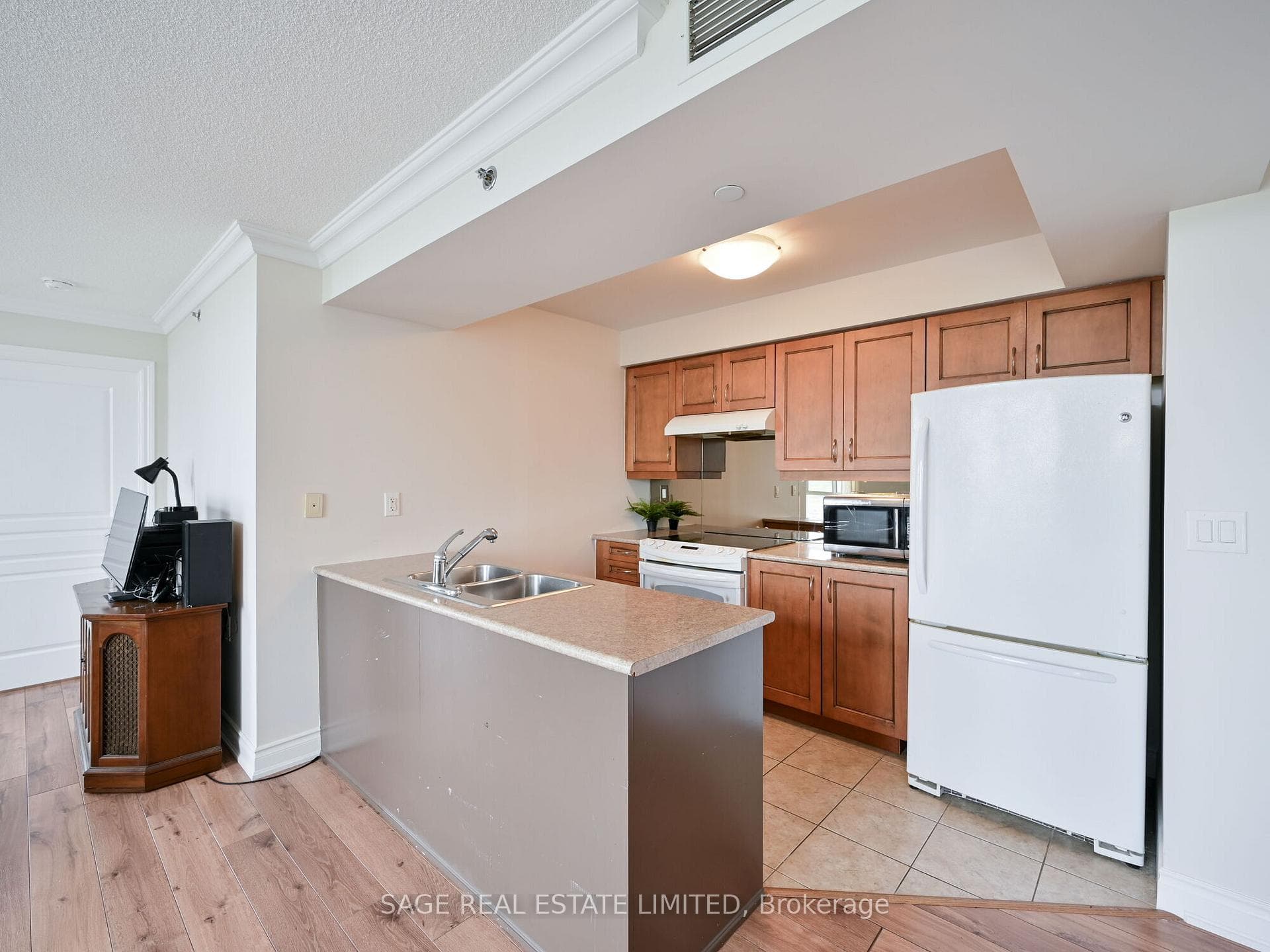 3 Marine Parade Drive Unit 808 photo 9