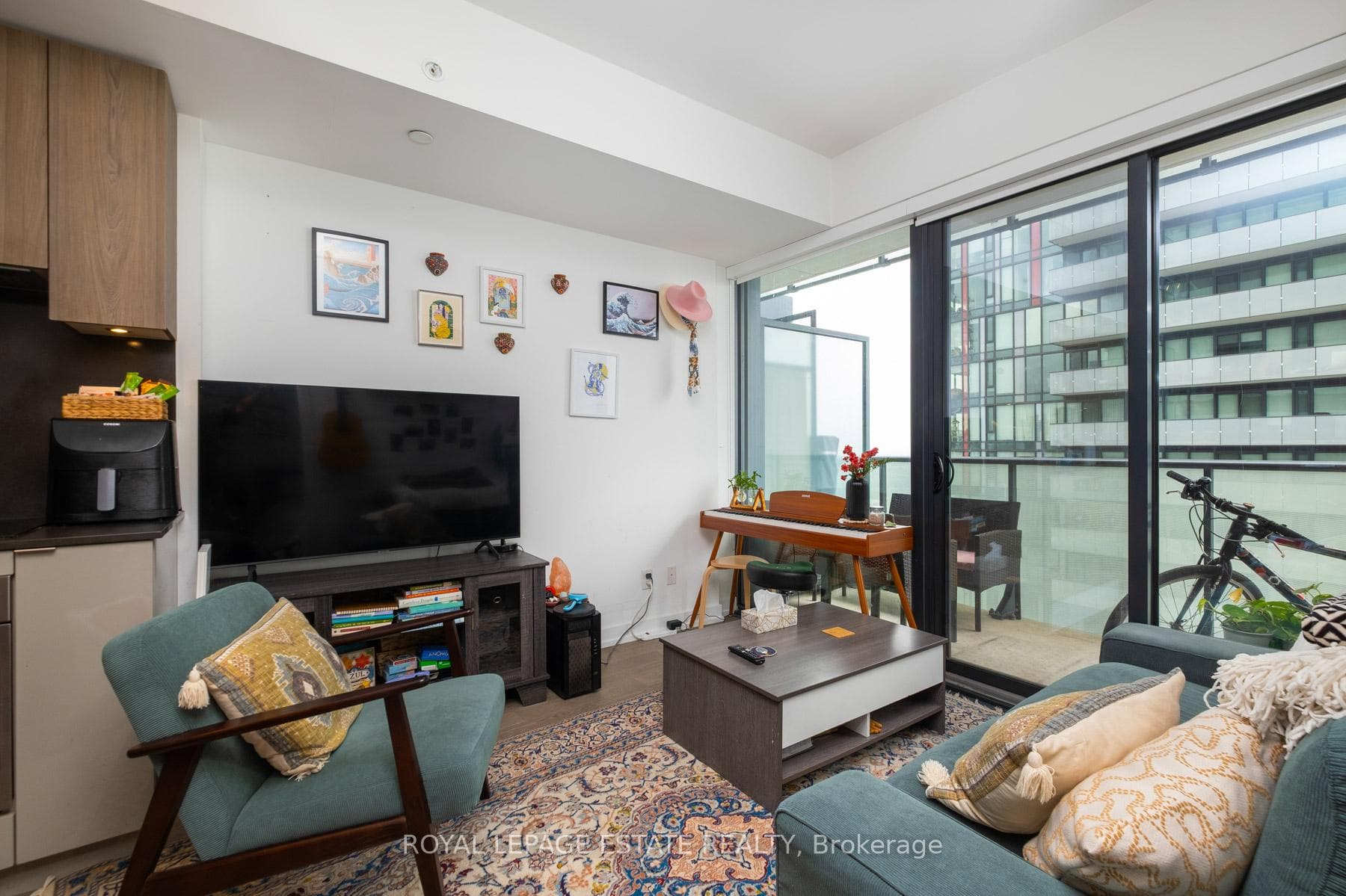161 Roehampton Avenue Unit 2607 photo 7
