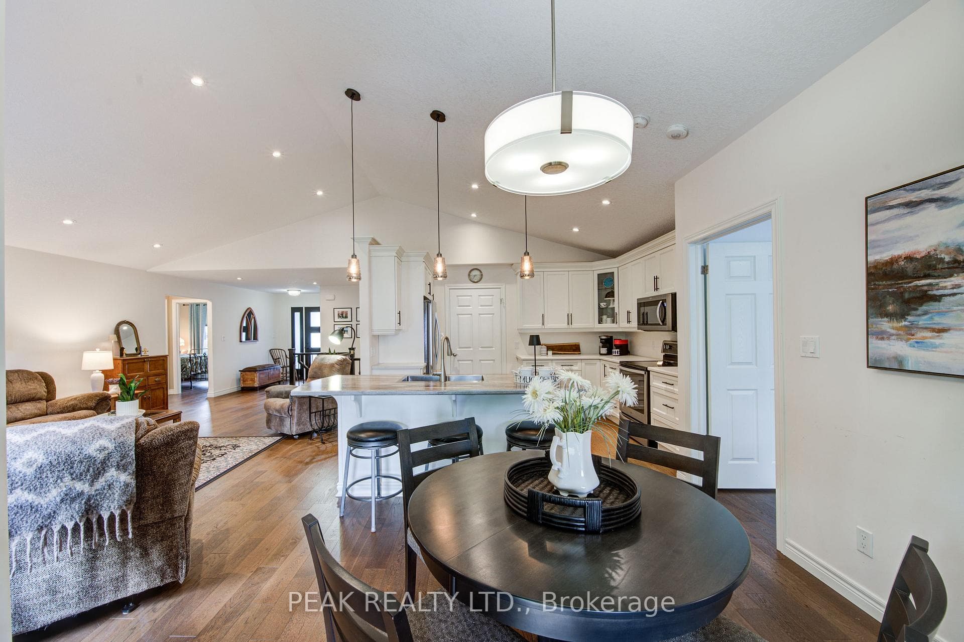 75 Jacob Street photo 32