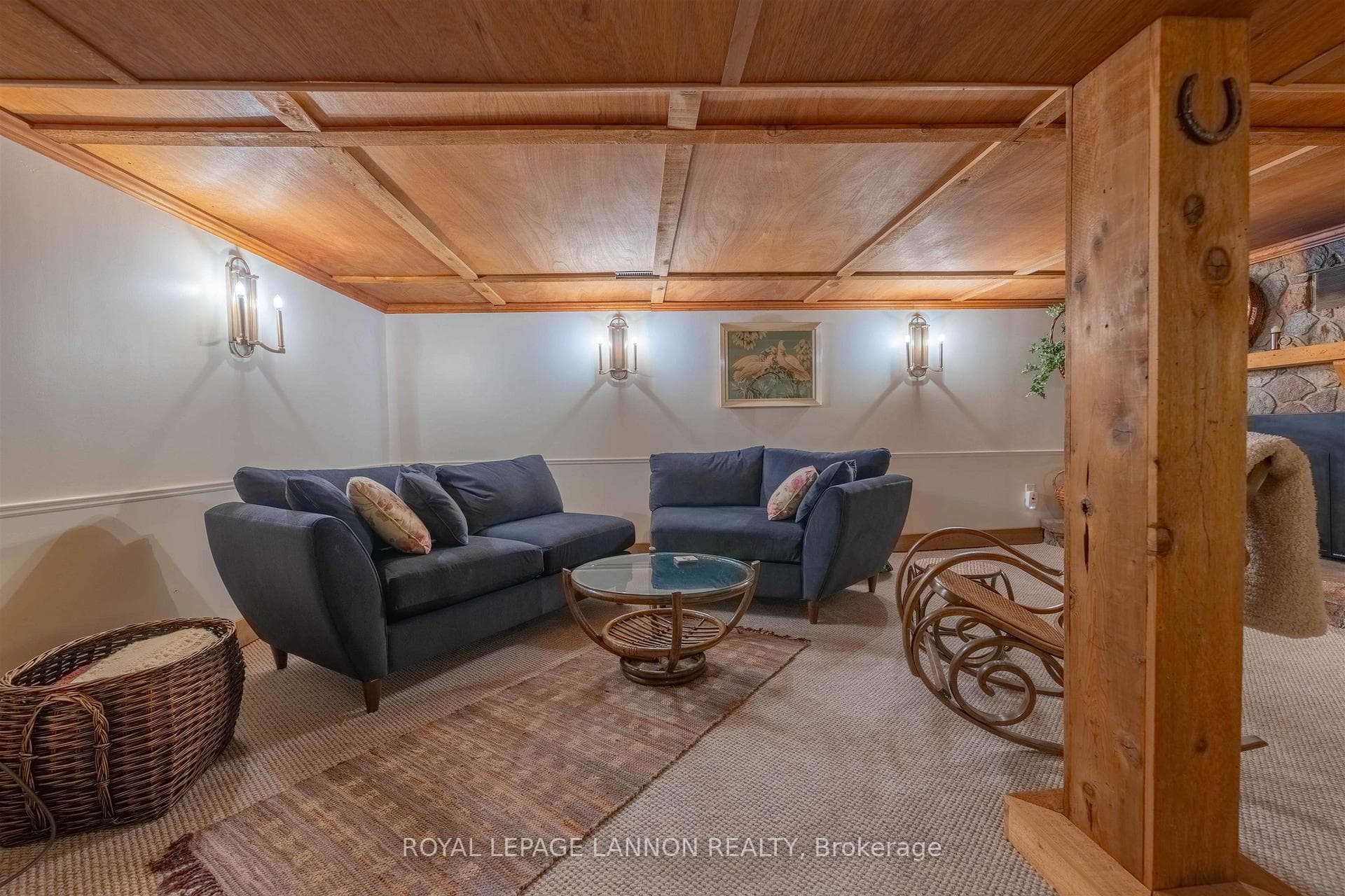 136 Sherwood Dr photo 42