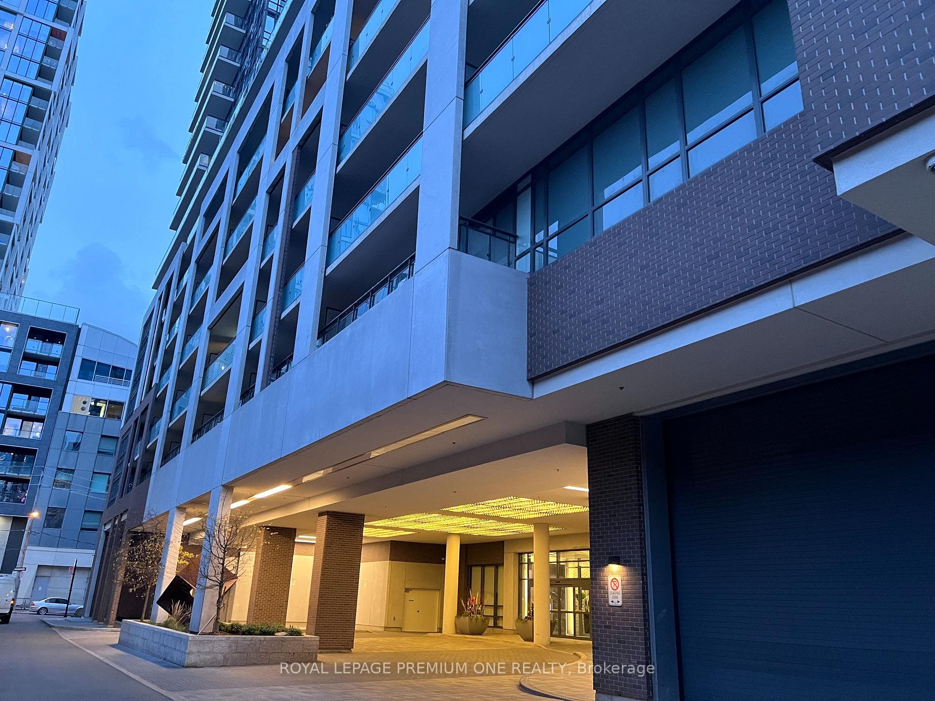 460 Adelaide Street Unit 1501 photo 16