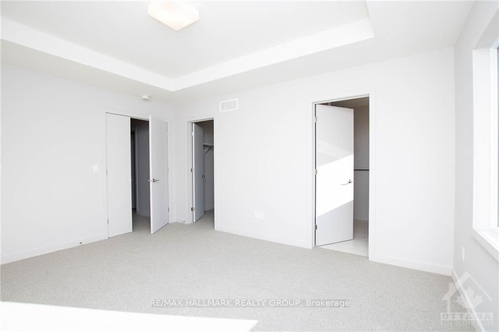 435 TRIDENT Mews photo 16