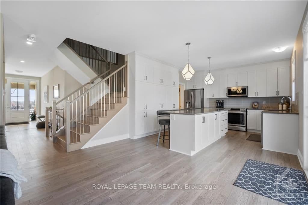 857 PERCIVAL Crescent photo 6