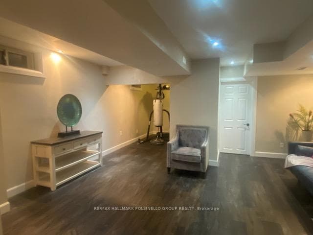 125 Warwick Crescent photo 29