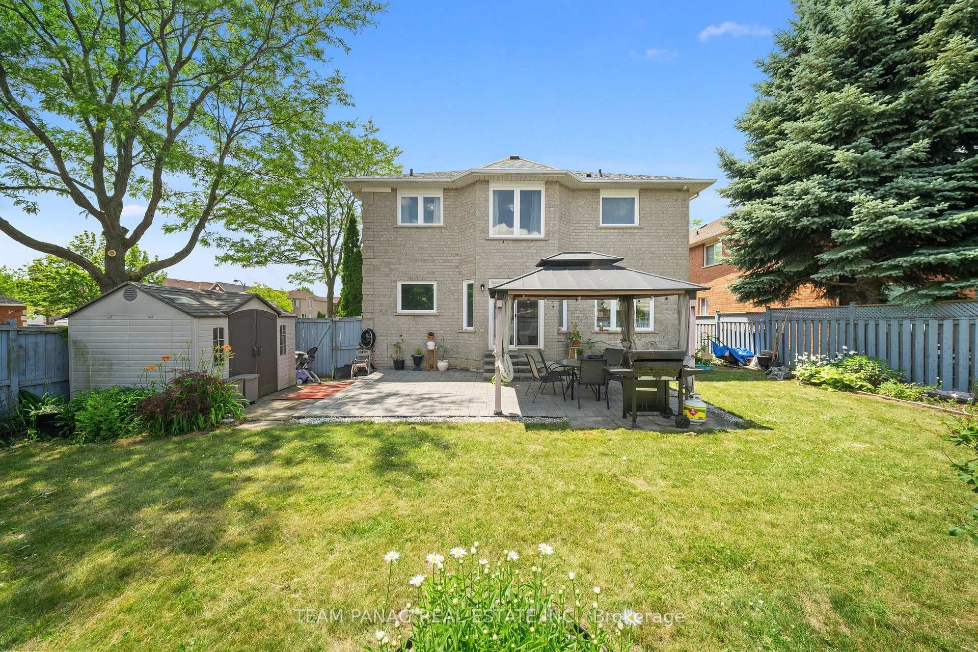 1 Sprucelands Avenue photo 44