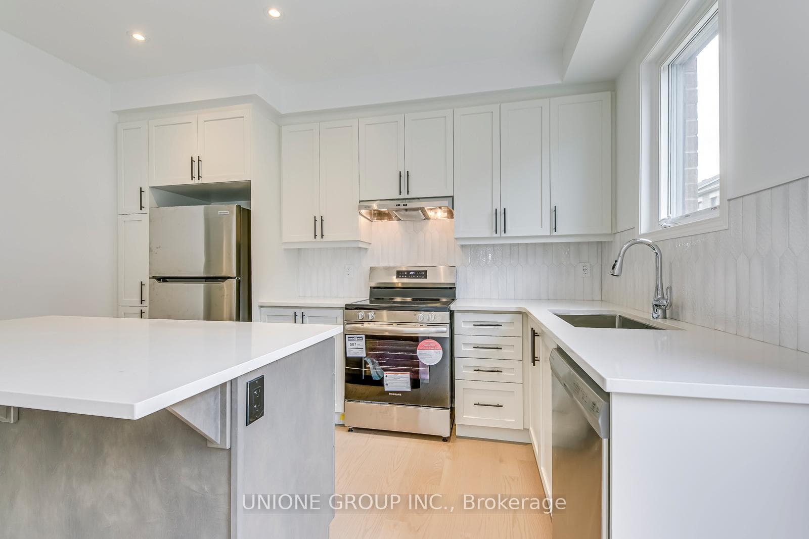 3050 Merrick Road photo 15