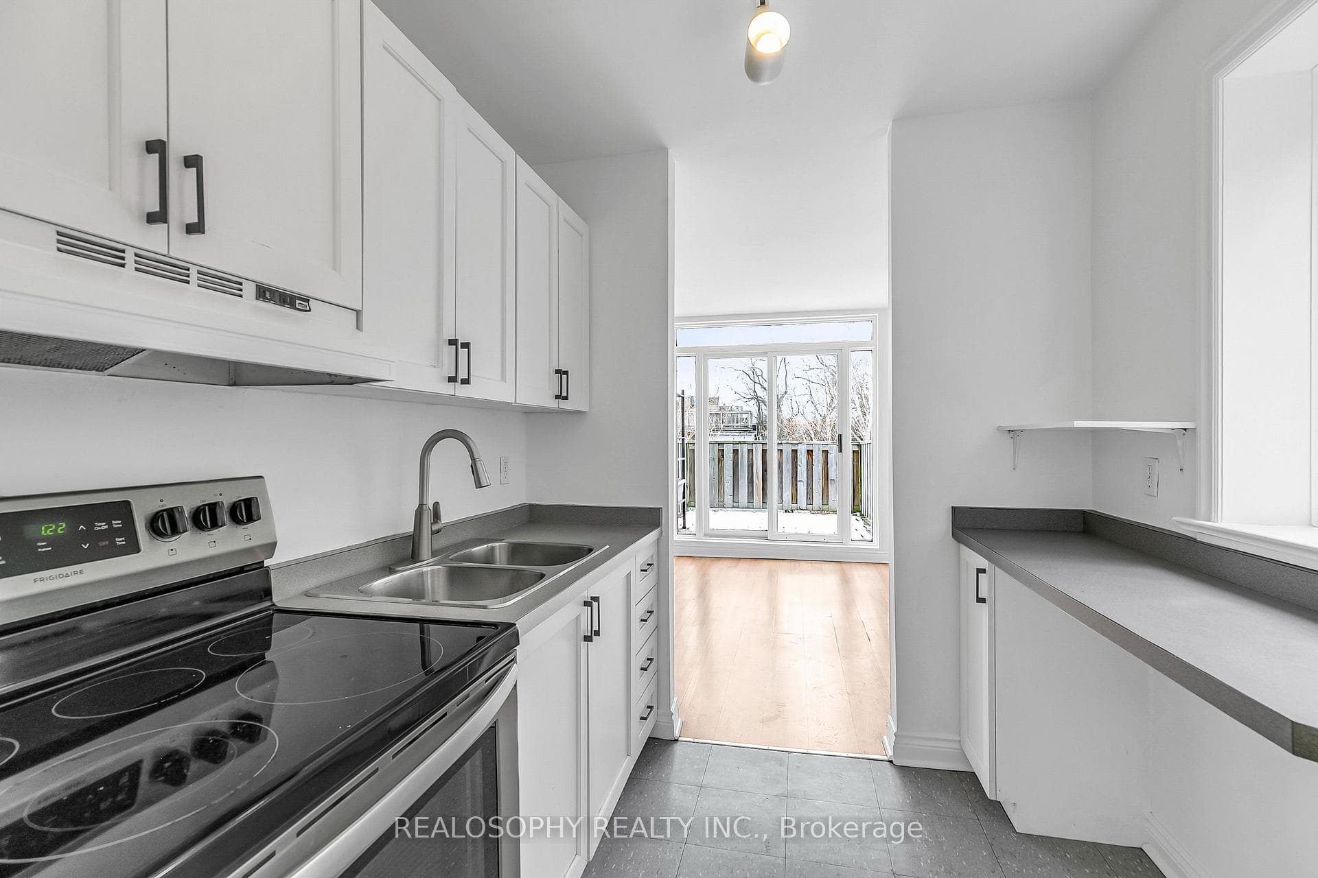 59 Columbine Avenue photo 4