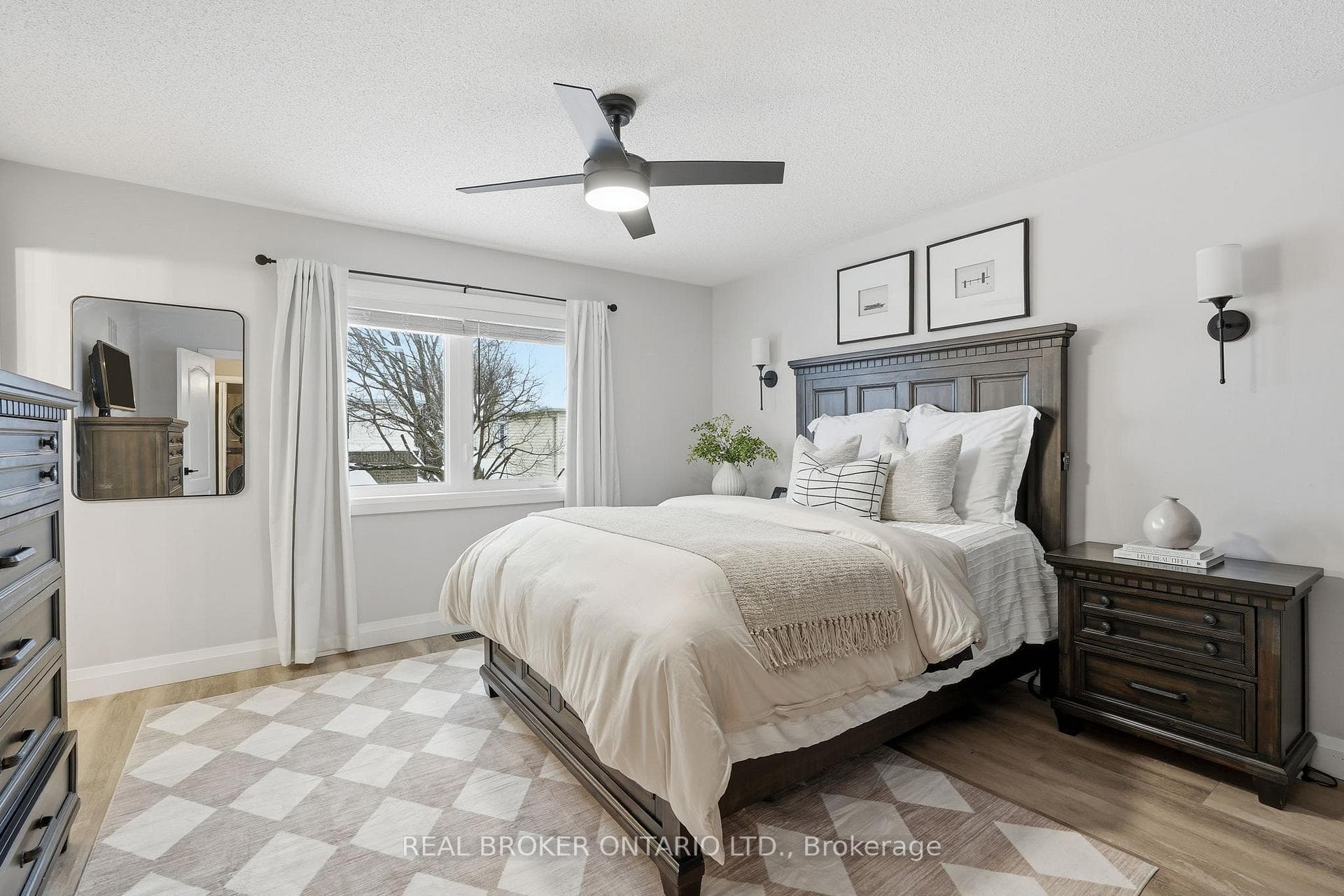 76 Buttercup Crescent photo 35
