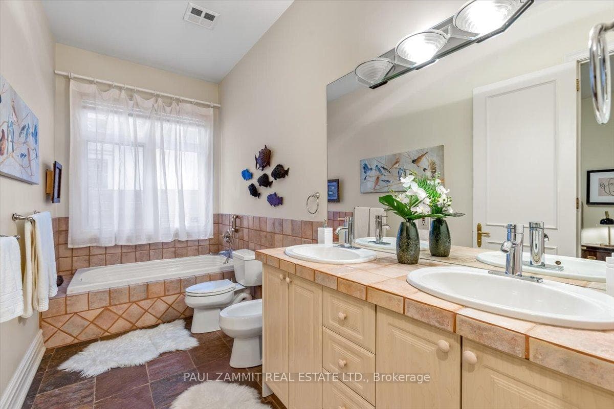 7 Hammok Crescent photo 22