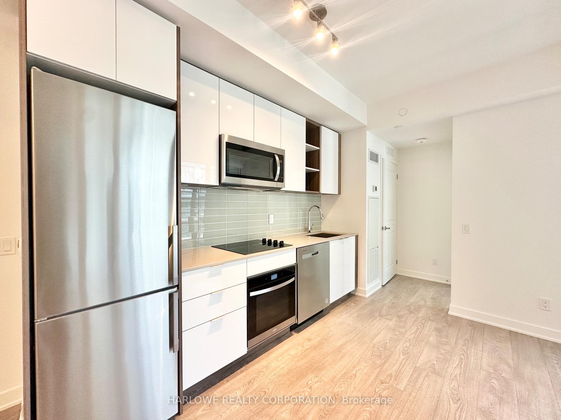 543 Richmond Street Unit 1412 photo 4