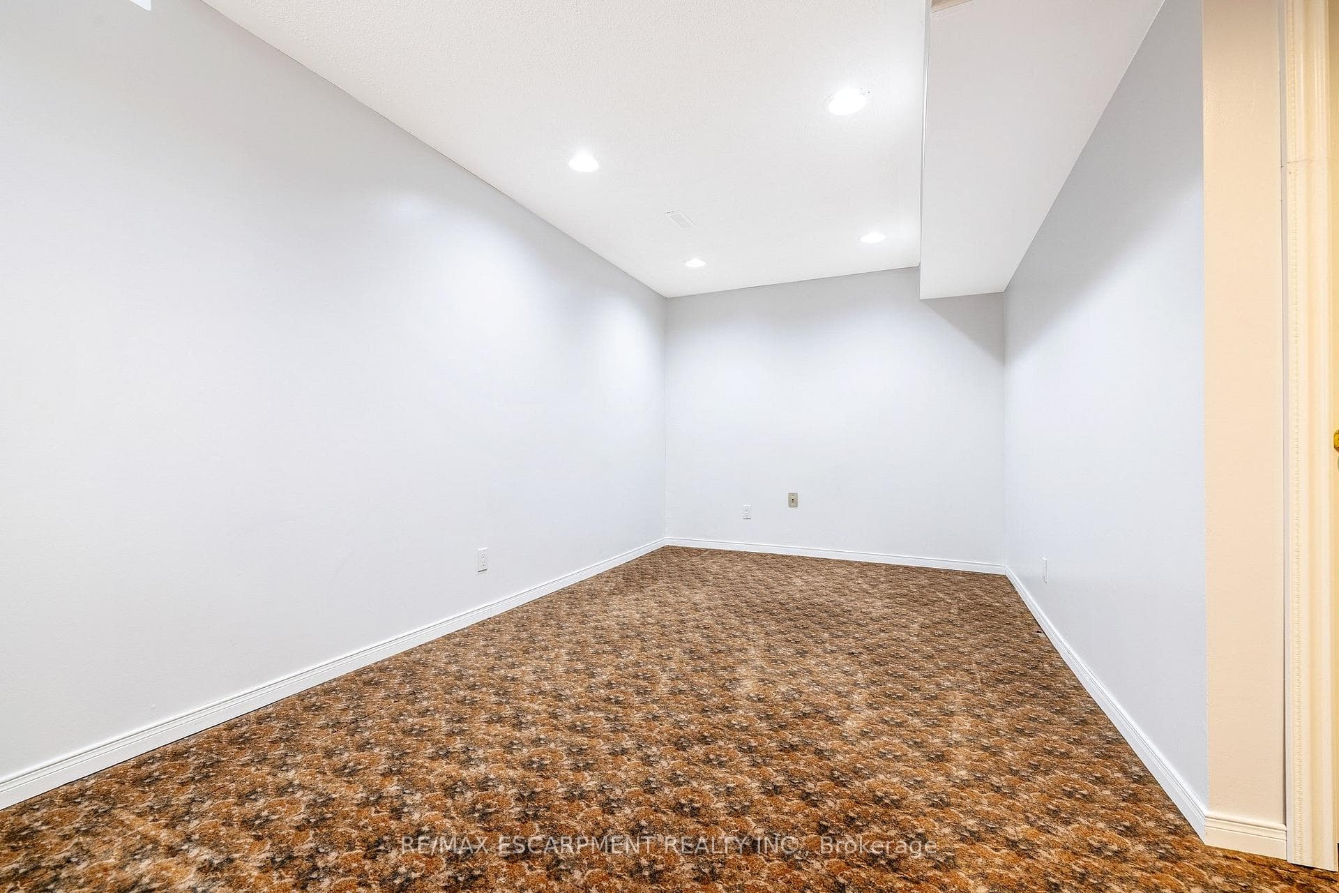 6198 Saltmarsh Court photo 36