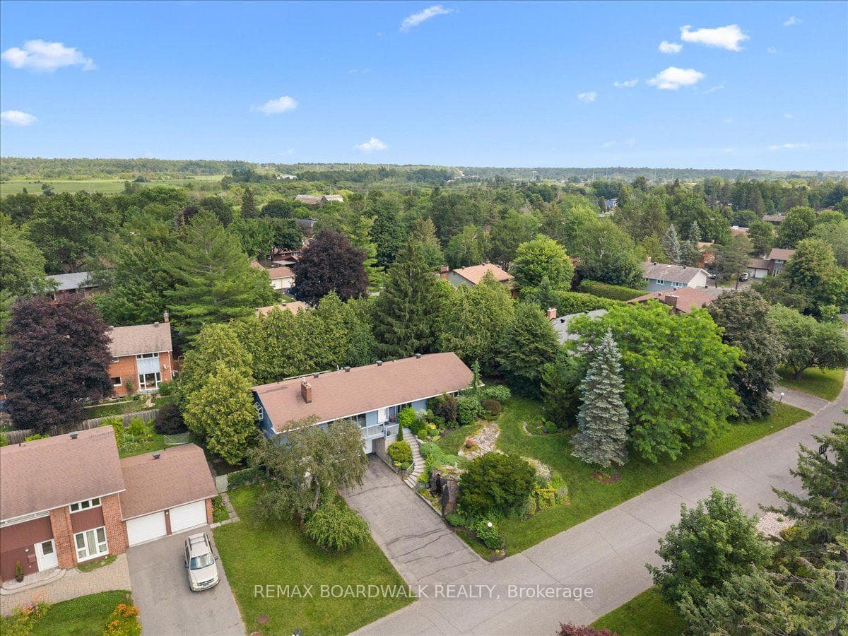 15 Selwyn Crescent photo 47