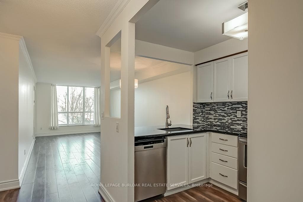 442 Maple Avenue Unit 503 photo 6
