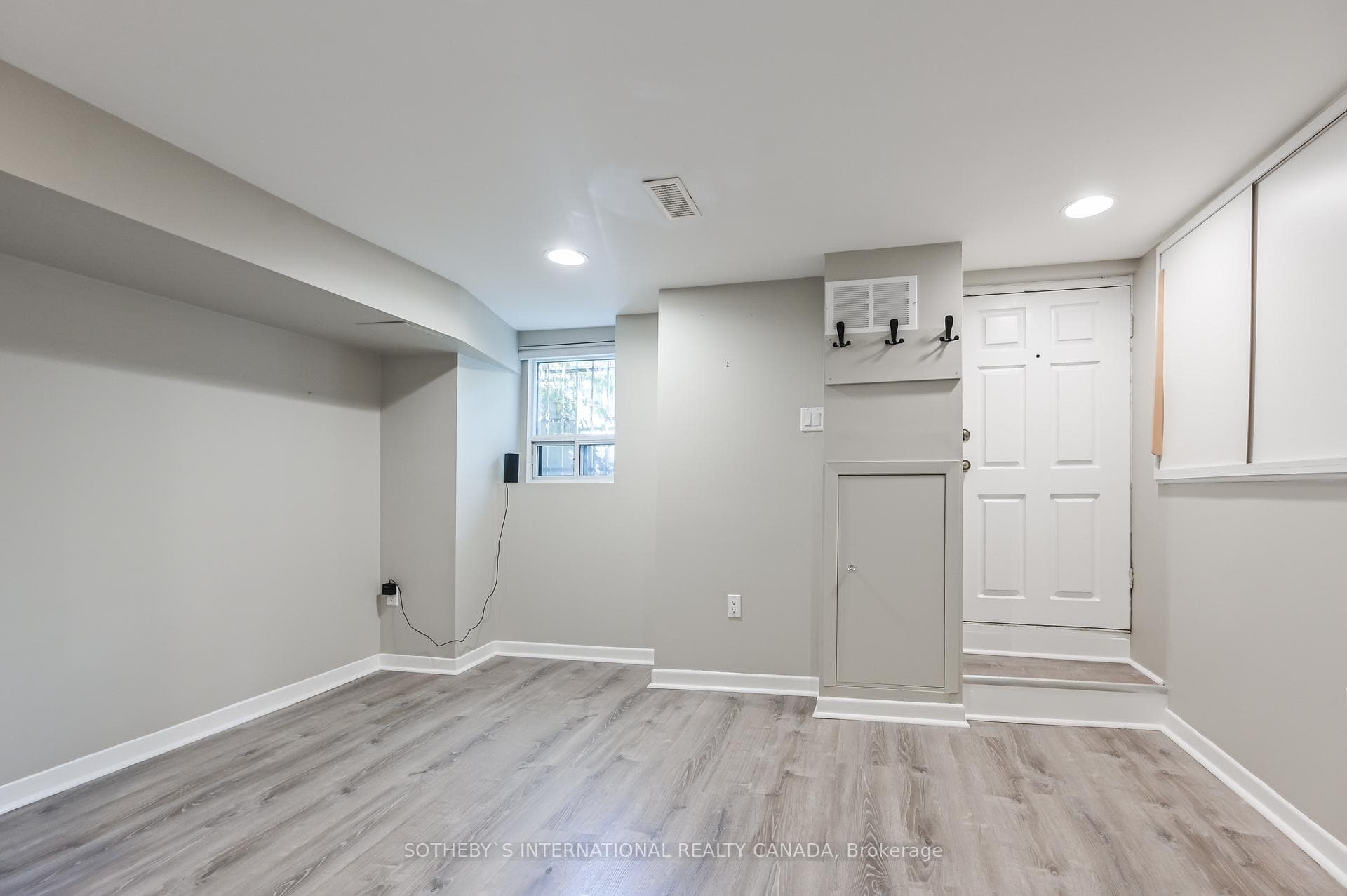 76 McGill Street photo 33