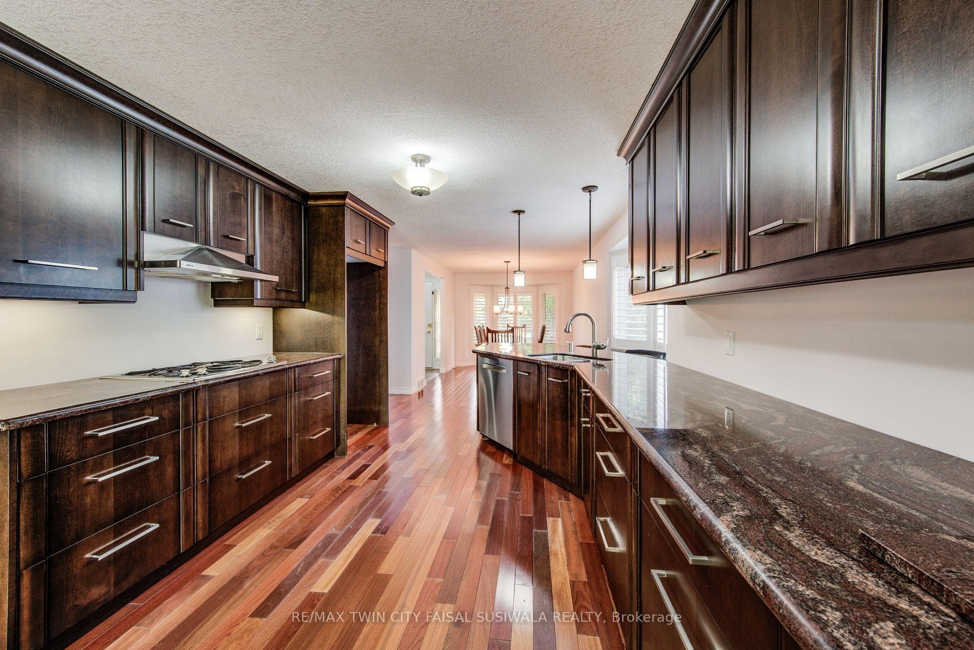 148 Oneida Place photo 13