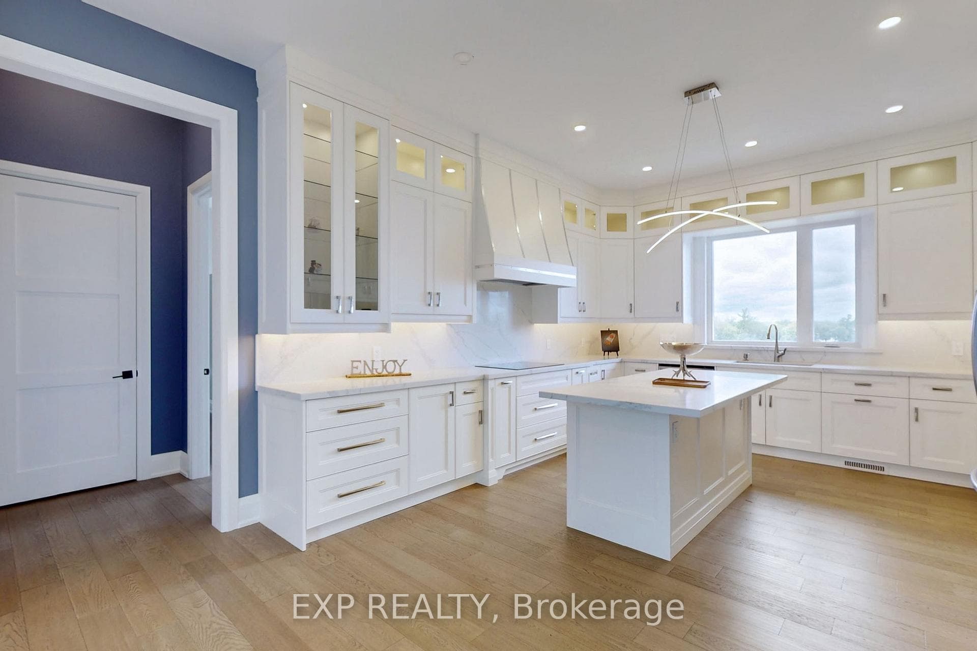 180 Parkview Drive photo 4