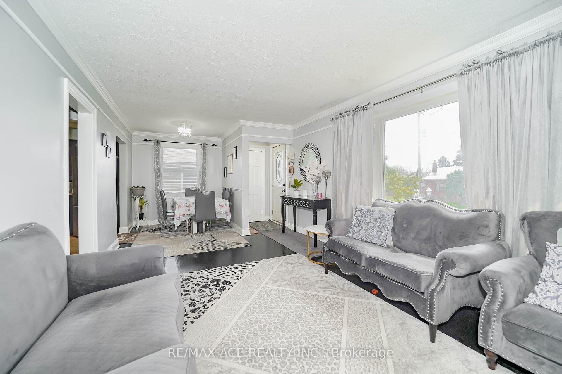 1425 Lakefield Street photo 14