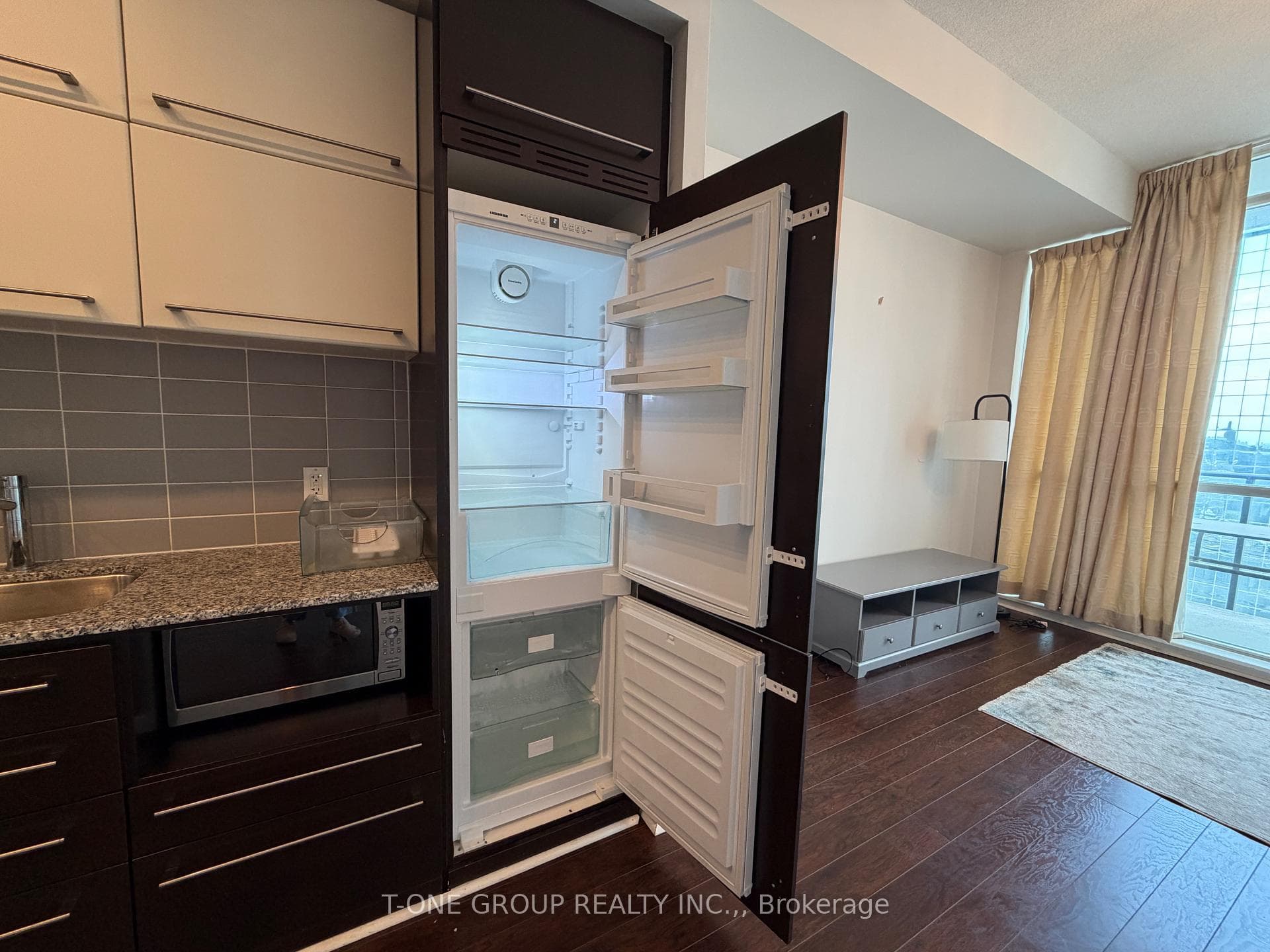 770 Bay Street Unit 2304 photo 5