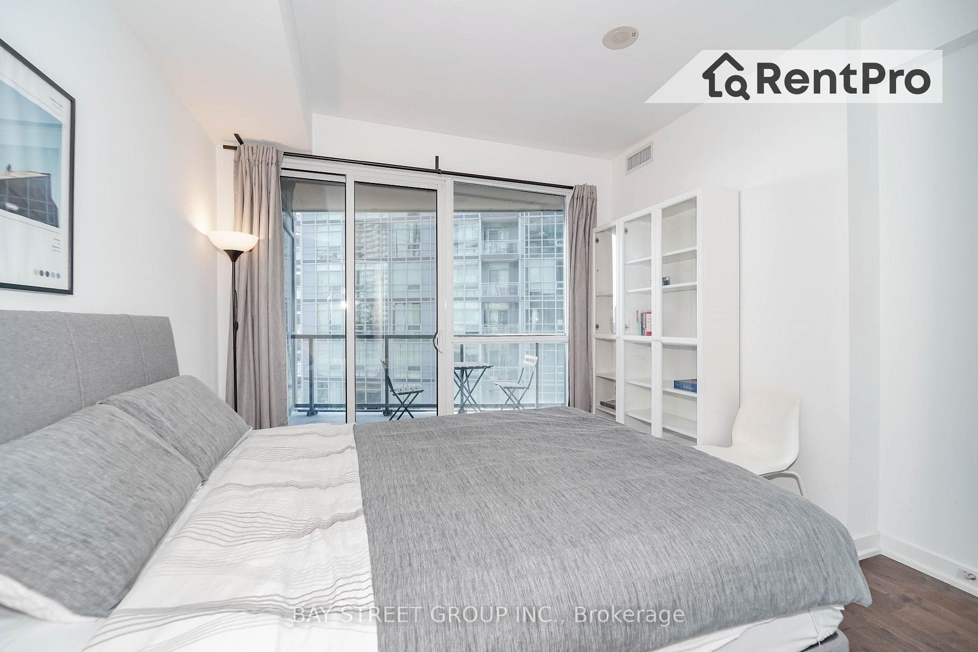 20 Bruyeres Mews Unit 1212 photo 27