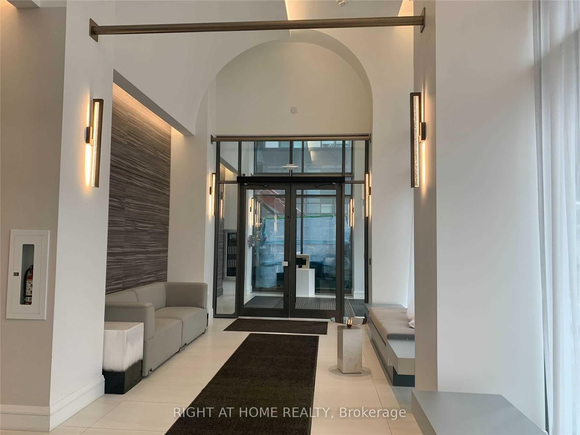 39 Roehampton Avenue Unit 1701 photo 16