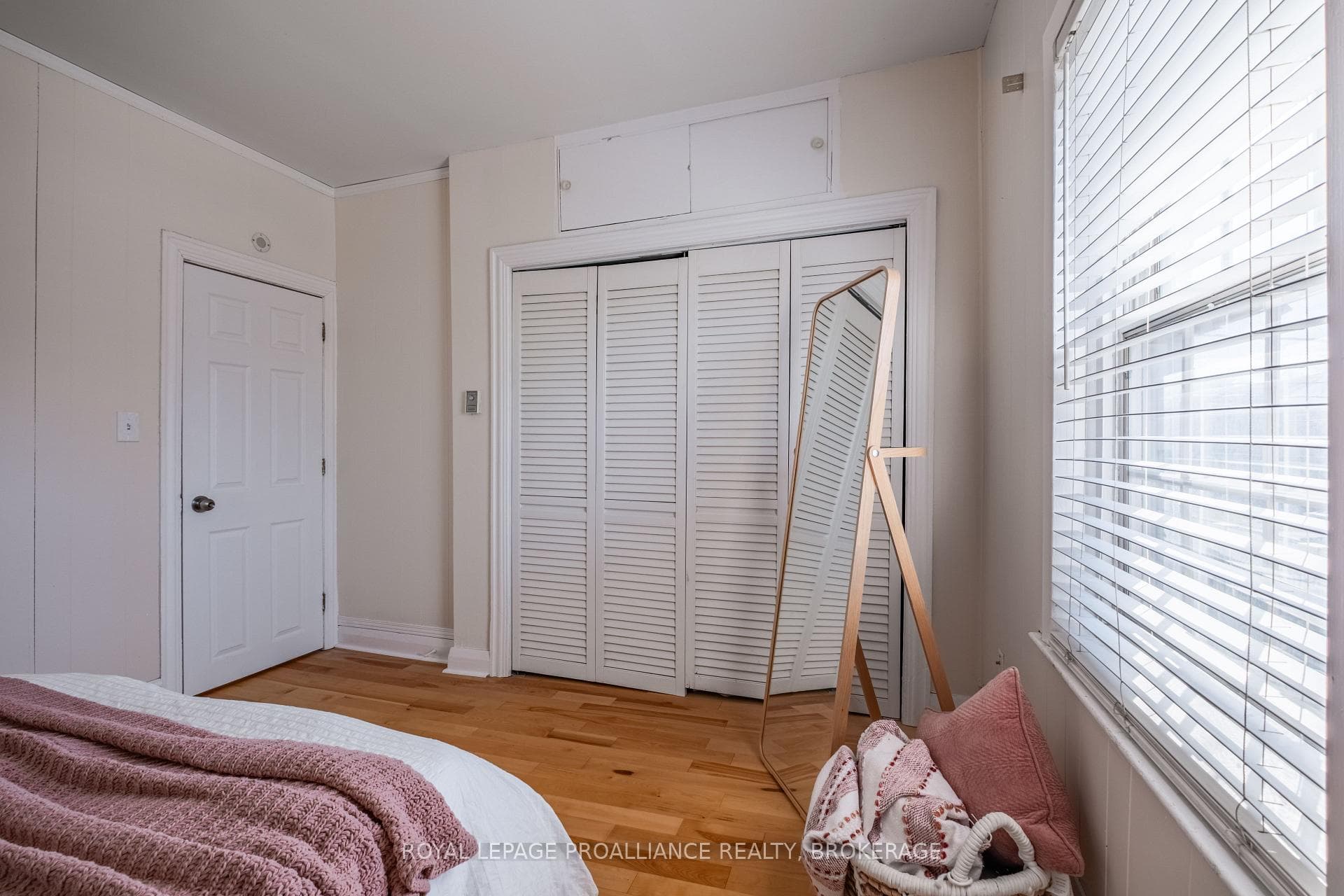 133 Stephen Street photo 25