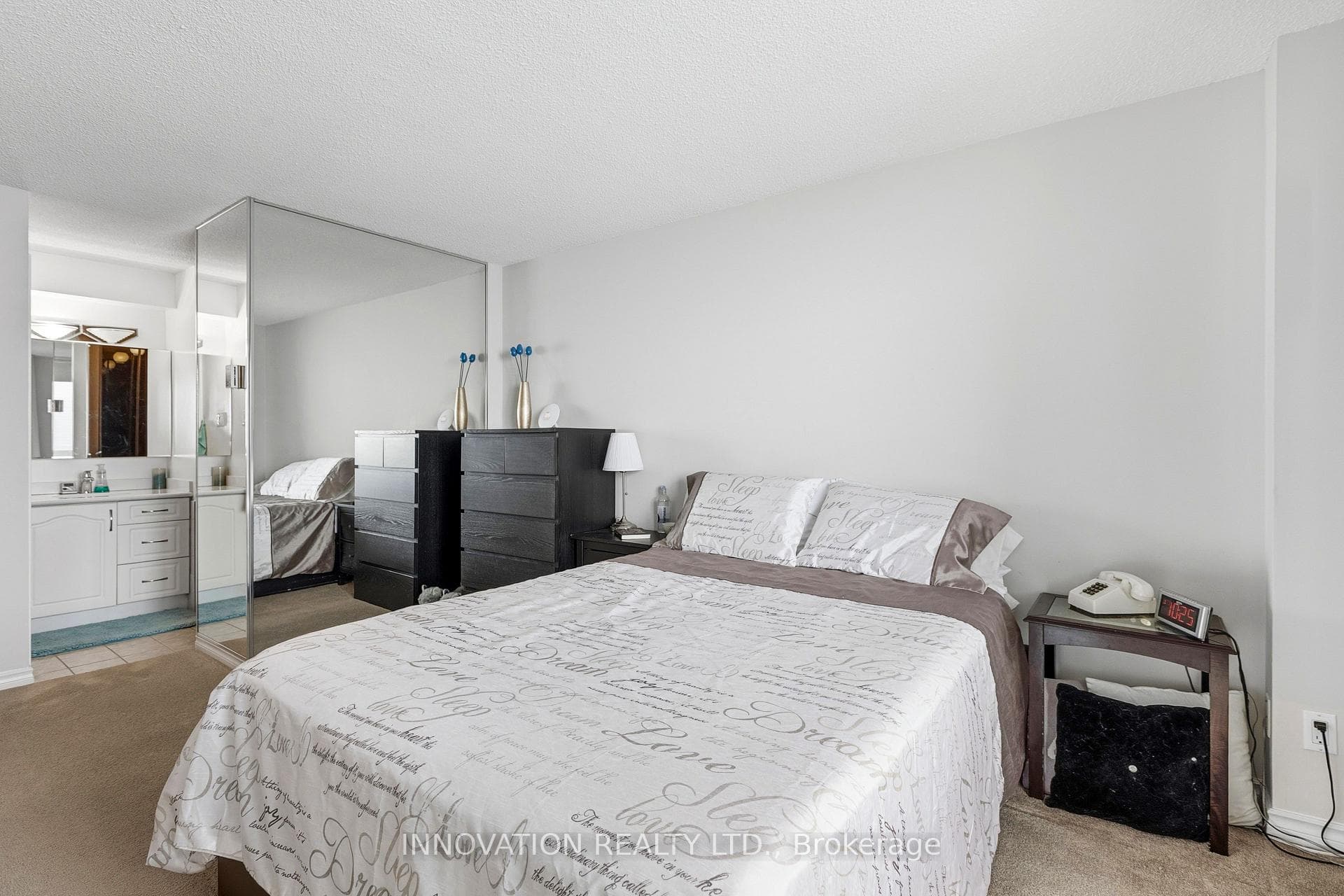1081 AMBLESIDE Drive Unit 1810 photo 26