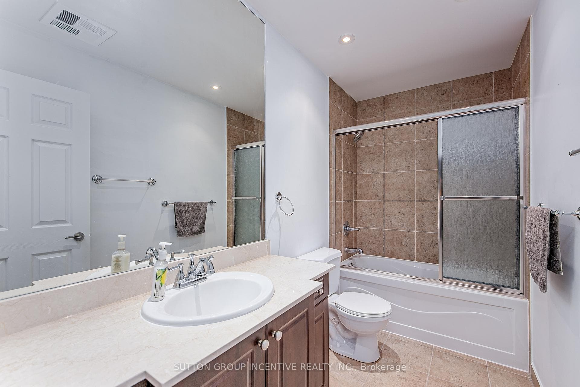 37 Ellen Street Unit 505 photo 15