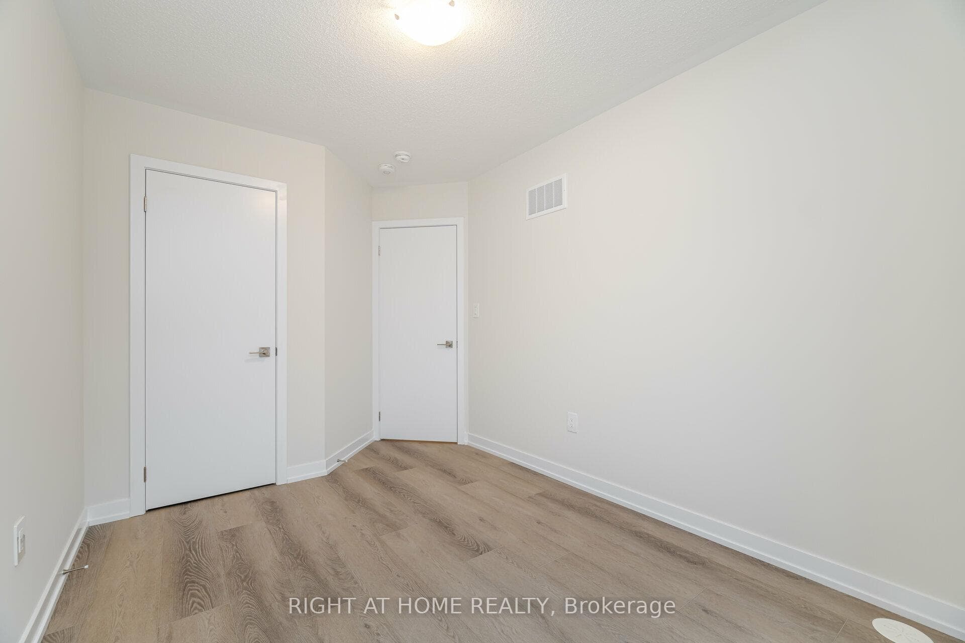 1318 Shevchenko Boulevard photo 27