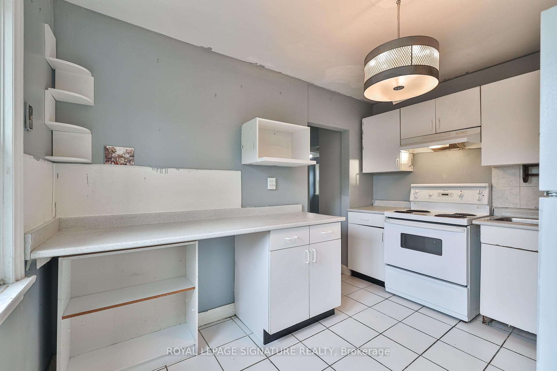 178 Angelene Street photo 19