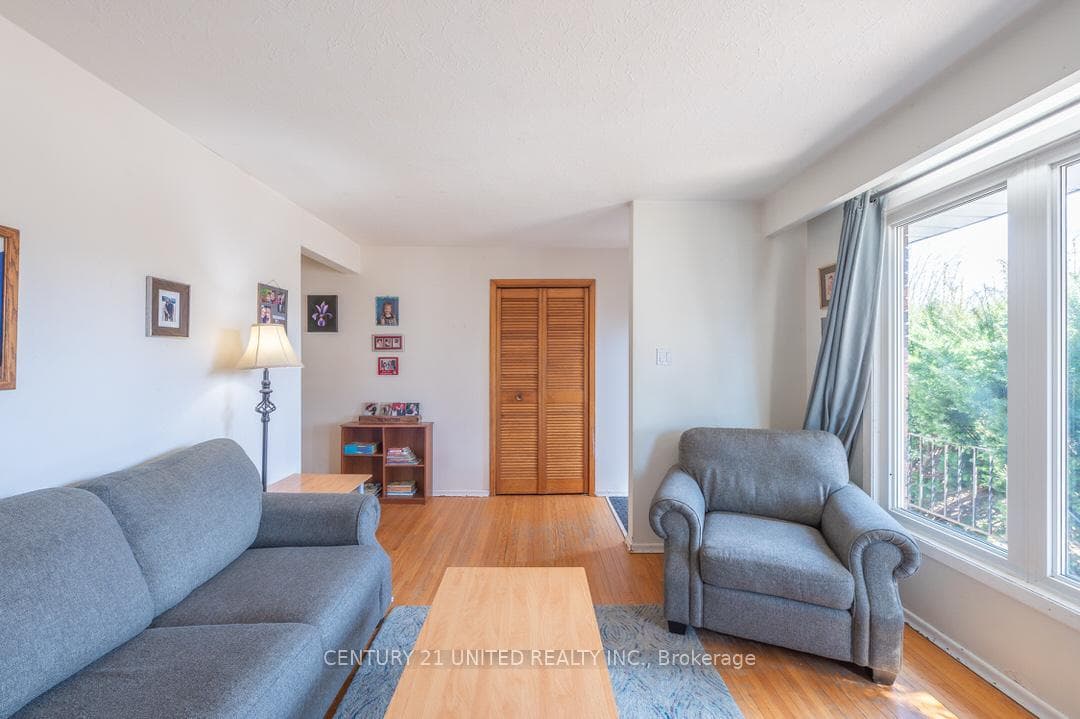 230 Collison Avenue photo 5