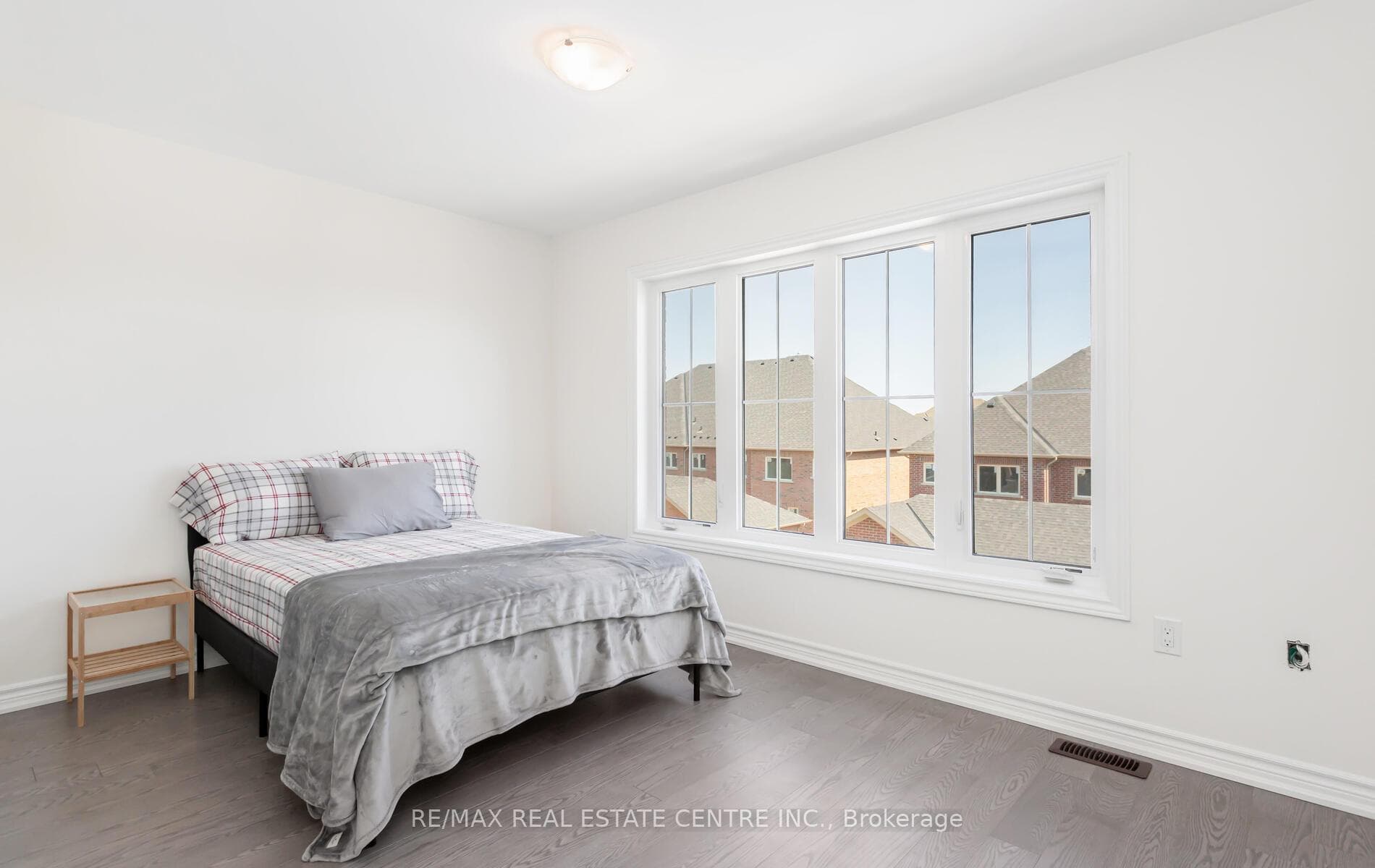 353 Inspire Boulevard photo 16