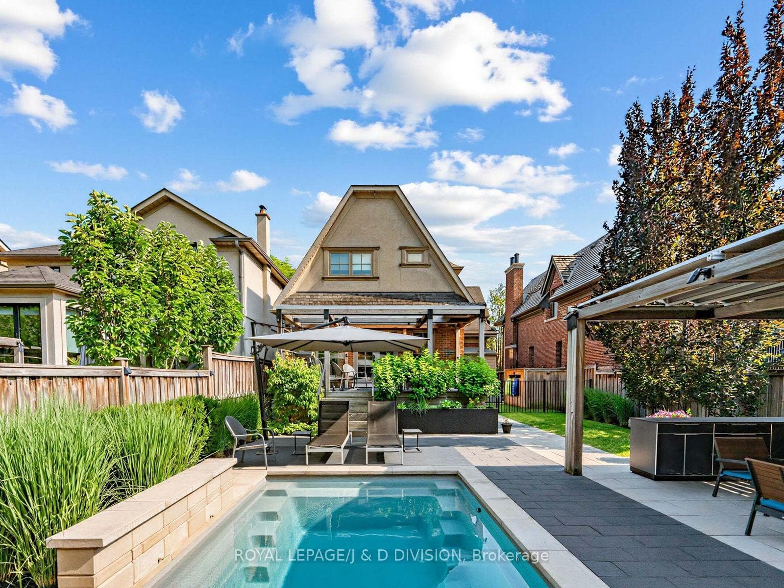 146 Glenvale Boulevard photo 39