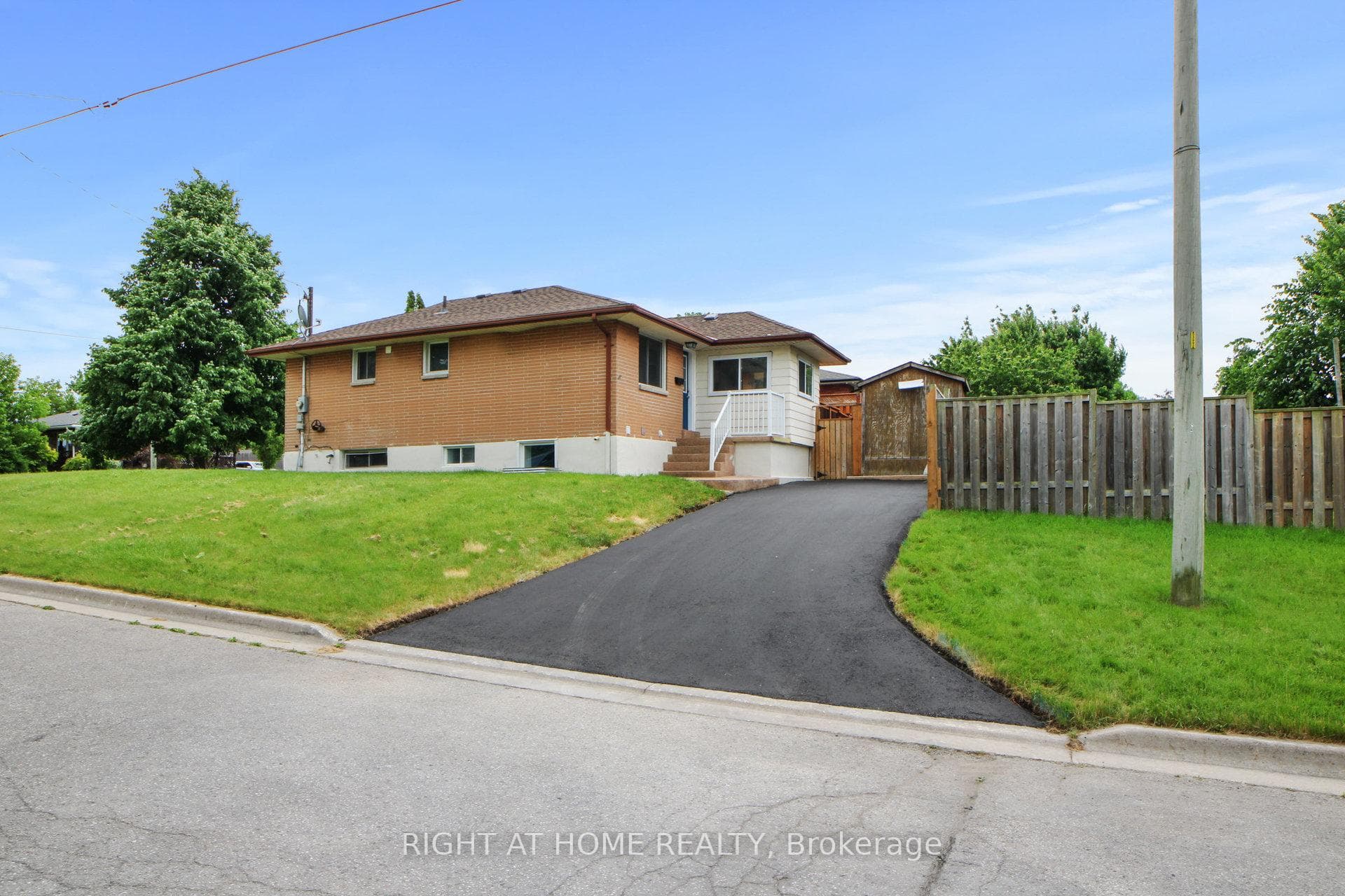 464 Byron Court photo 3