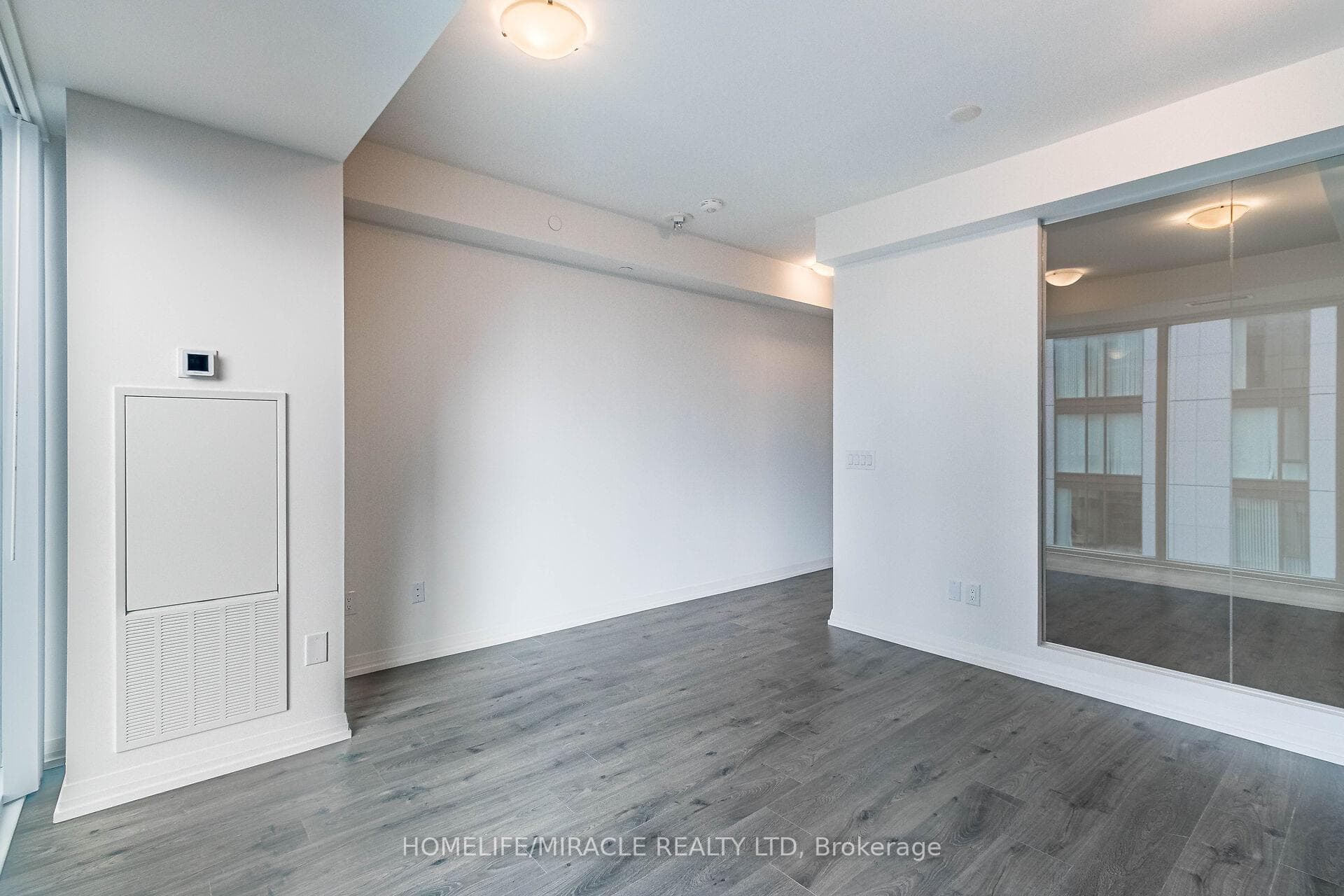 28 Widmer Street Unit 4021 photo 15