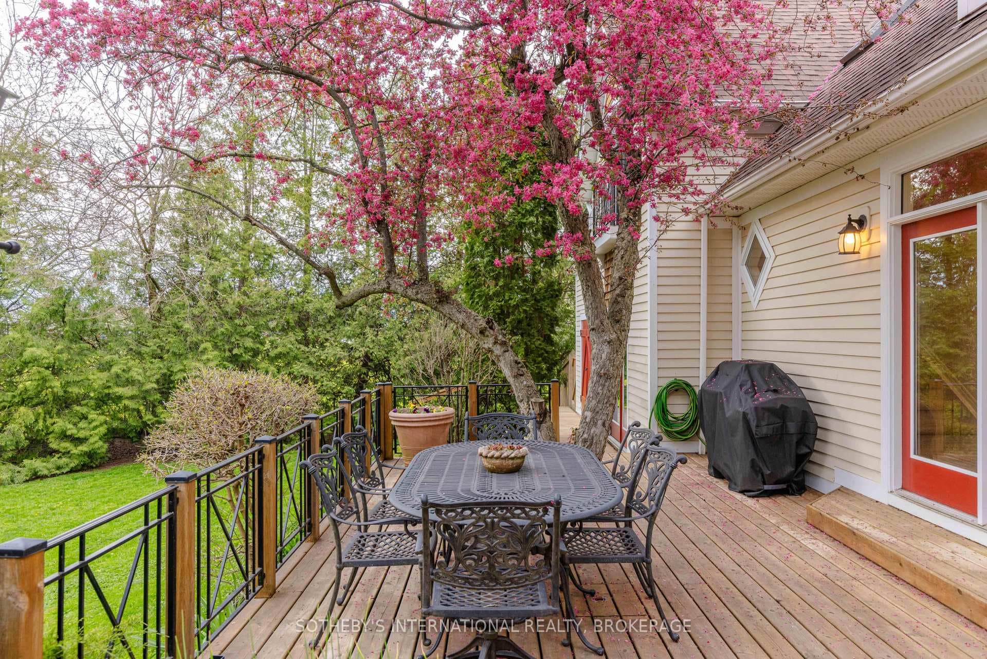 15906 Niagara Parkway photo 40