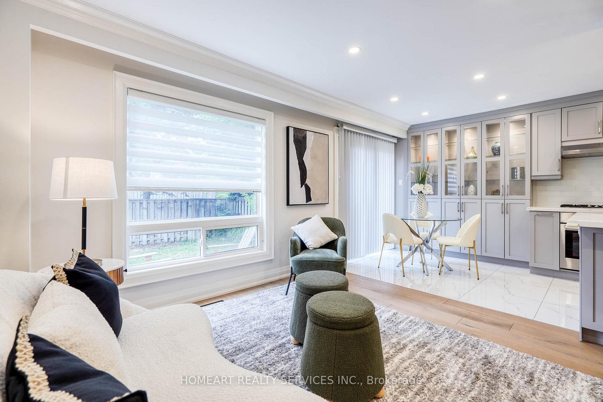 2 Camelot Way photo 11