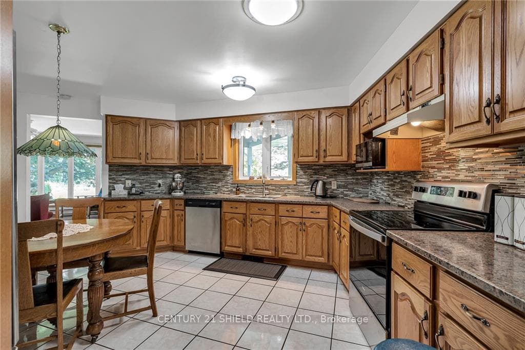 1715 BLAKELY Drive photo 10