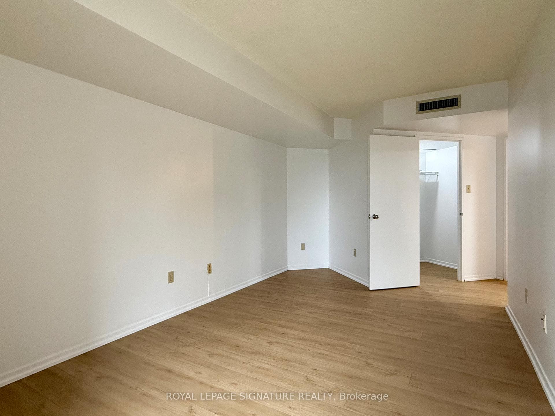 1001 Bay Street Unit 2807 photo 11