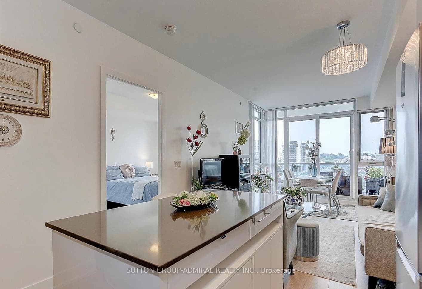 9471 Yonge Street Unit 1005 photo 16
